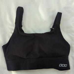 Lorna Jane Size small Black textured compress and compact sports bra
